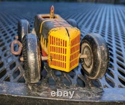1930s MARX TIN LITHO #3 MIDGET RACER RACING CAR With DRIVER, BLACK, RED & YELLOW