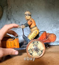 1930s Marx Whoopee Car Tin Litho Windup Crazy Car Cowboy Driver Cow Wheels