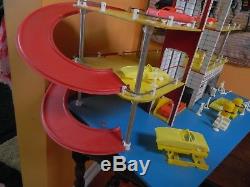 1960s Eagle Toys Service Gas Station SKYPARK GARAGE Parking 7 cars 8 people +'s