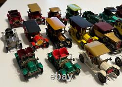 40 Vintage Lesney-Matchbox cars with29 Lesney yesteryear & 11 Vintage Matchboxs