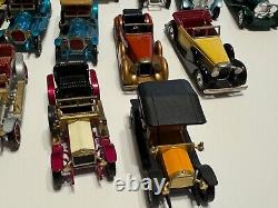 40 Vintage Lesney-Matchbox cars with29 Lesney yesteryear & 11 Vintage Matchboxs