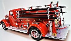 A Vintage Antique 1930s Fire Engine Truck 1 T Metal Model 24 Red Pickup Car 18