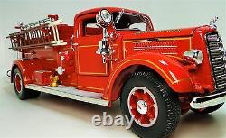 A Vintage Antique 1930s Fire Engine Truck 1 T Metal Model 24 Red Pickup Car 18