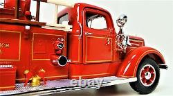 A Vintage Antique 1930s Fire Engine Truck 1 T Metal Model 24 Red Pickup Car 18