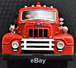 A Vintage Antique 1940s Fire Truck 1 T Metal Model 24 Engine Red Pickup Car 18