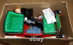 AMICO Shaking Antique Car Vintage 1950s Battery Operated Tin Toy Japan #21
