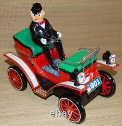 AMICO Shaking Antique Car Vintage 1950s Battery Operated Tin Toy Japan #21