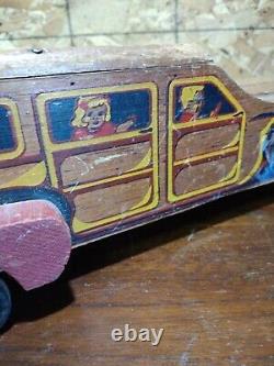 Antique Cass Toys 18 Wooden Station Wagon Toy Car With Family & Dog