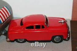 BEAUTIFUL VINTAGE 1950'S SSS TIN FRICTION CAR with HOUSE TRAILER in BOX