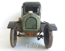 Bing tin old-timer Sedan Limousine wind-up clockwork tin car, 1920's Germany-RARE