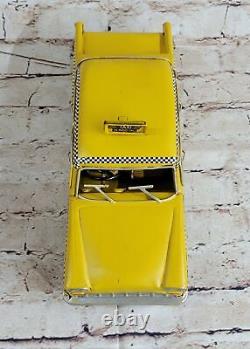 Collector Edition New York NYC Manhattan Yellow Checker Taxi Cab Car Statue Deal