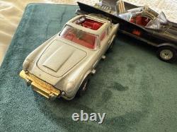 Corgi Toys James Bond 007 Aston Martin DB5 Silver Vintage Car And Batmobile