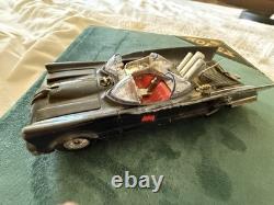 Corgi Toys James Bond 007 Aston Martin DB5 Silver Vintage Car And Batmobile