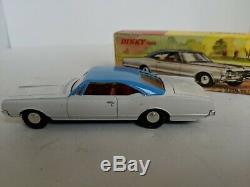 Dinky Toys 004 Oldsmobile 88, Vintage original car. Blue/White withbox Mint