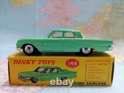 FORD FAIRLANE Vintage 143 scale model, Dinky toys 148 Made in England 1962