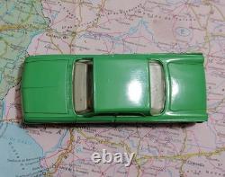 FORD FAIRLANE Vintage 143 scale model, Dinky toys 148 Made in England 1962