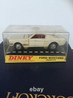 FORD MUSTANG 161 rare DINKY TOYS Meccano ENGLAND metal fastback vintage