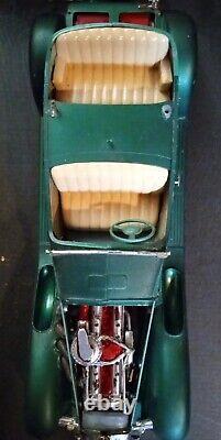 Hubley Die-Cast Toys 864K Green Roadster Lancaster PA USA. Parts Included