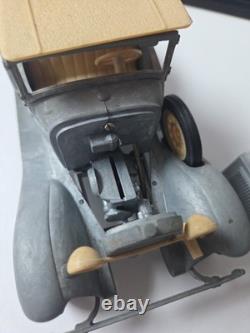 Hubley Toys 854-5K Vintage Car 34E52