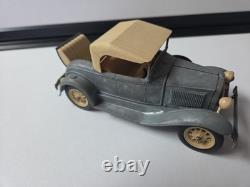 Hubley Toys 854-5K Vintage Car 34E52