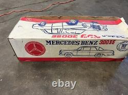 Ichiko 300se mercedes Tin Toy Car Vintage Made In japan