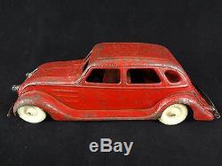 KINGSBURY Chrysler Airflow Sedan -Electric Lights Pressed Steel Vintage Toy Car