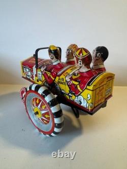 LOUIS MARX TOYS THE OLD JOLOPY COLLEGE KIDS Tin Litho Wind Up Car with Box
