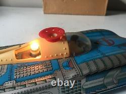 Lemezaru Gyar Holdauto Space Moon Car Craft Tinplate Battery Operated Working