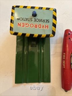 Linemar tin windup Hydrogen Service Station with Futuristic Fire Chief Car as-59