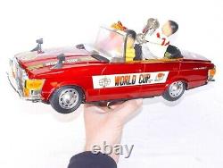 ME-611 China MERCEDES OLYMPIC WORLD CUP NEWS Tin Toy Car Batt. Op. 41cm MIB`65