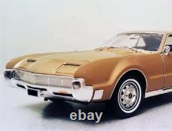 OLDS Oldsmobile Toronado Metal Model Classic Vintage Car Race Carousel Gold 442