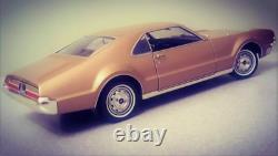 OLDS Oldsmobile Toronado Metal Model Classic Vintage Car Race Carousel Gold 442