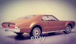 OLDS Oldsmobile Toronado Metal Model Classic Vintage Car Race Carousel Gold 442