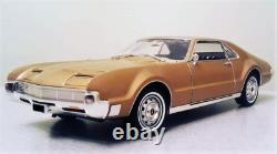 OLDS Oldsmobile Toronado Metal Model Classic Vintage Car Race Carousel Gold 442