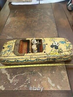 RARE WALT DISNEY Parade Roadster 1950 wind up car