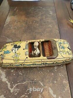 RARE WALT DISNEY Parade Roadster 1950 wind up car