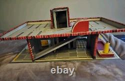 Superior Service Station Tin Litho 1949 T. Cohn Inc Vintage Toy Car Playset