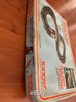 TOLTOYS QUIKSLOT HOLDEN TORANA Vintage Toy Racing Slot Car Battery Operated Set