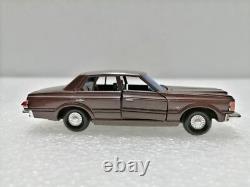 TOYOTA Crown 2.8 Royal saloon Vintage 140 Scale, Yonezawa toys Japan 1980s