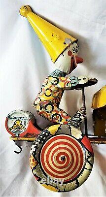 Tin Wind Up Artie the Clown Crazy Jeep Car Unique Art Great Litho Working Toy