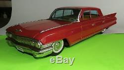 VINTAGE 1961 CADILLAC FLEETWOOD 17 TIN FRICTION TOY CAR IN BOX SSS JAPAN GREAT