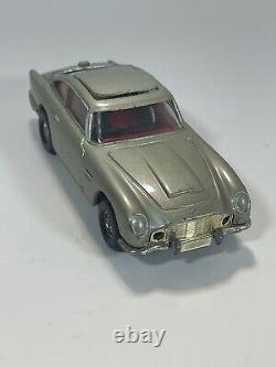 VINTAGE 1977 JAMES BOND 007 Aston Martin DB5 1965 CORGI with figure