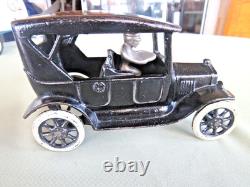 VINTAGE ANTIQUE ARCADE TOYS 1920s MODEL T PHAETON CAST IRON TOY CAR & DRIVER