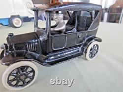 VINTAGE ANTIQUE ARCADE TOYS 1920s MODEL T PHAETON CAST IRON TOY CAR & DRIVER