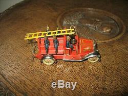 VINTAGE FIRE ENGINE TINPLATE LADDER TRUCK GERMANY 1930 TIN PENNY TOY no car