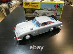 VINTAGE GILBERT JAMES BOND ASTON MARTIN DB5 NEAR MINT -CAR REALLY SHINES! WithBOX