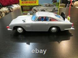 VINTAGE GILBERT JAMES BOND ASTON MARTIN DB5 NEAR MINT -CAR REALLY SHINES! WithBOX