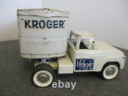 VINTAGE STRUCTO KROGER FORD SEMI TRUCK METAL WHITE With BLUE DECALS USA SOLID