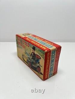 VINTAGE TOY CAR MYSTERY TYPE CRANK ACTION /GAY 90 Old TIMER CAR WithBOX