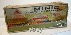 VTG TRI-ANG MINIC CLOCKWORK TOY GREEN VAUXHALL TOURER With ORIGINAL BOX